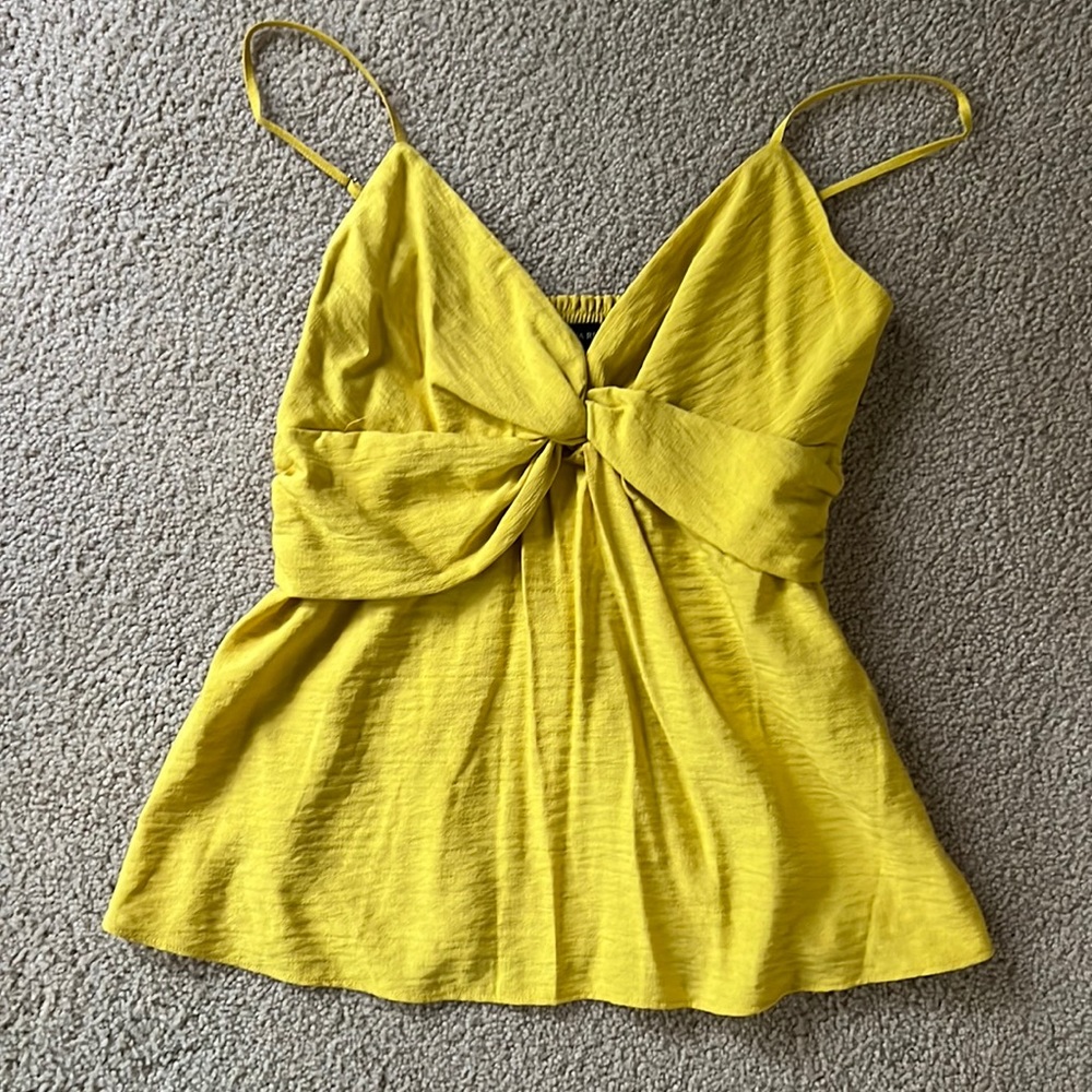 Banana republic womens twist front tank top. Yellow. Small.